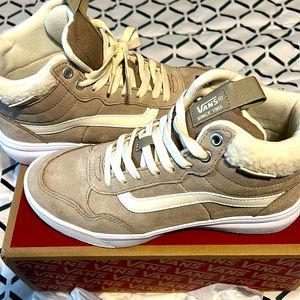 NWT Vans Range EXP Hi